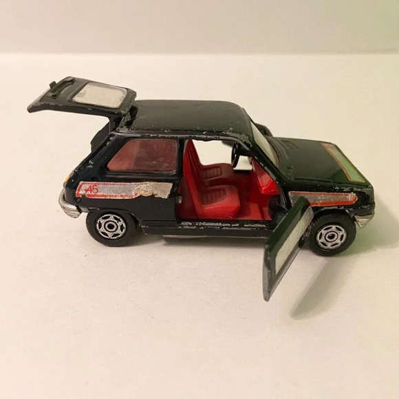 Vintage Lot of 2 Corgi Diecast Cars Jaguar XJS and  Renault 5 TS - Picture 15 of 15